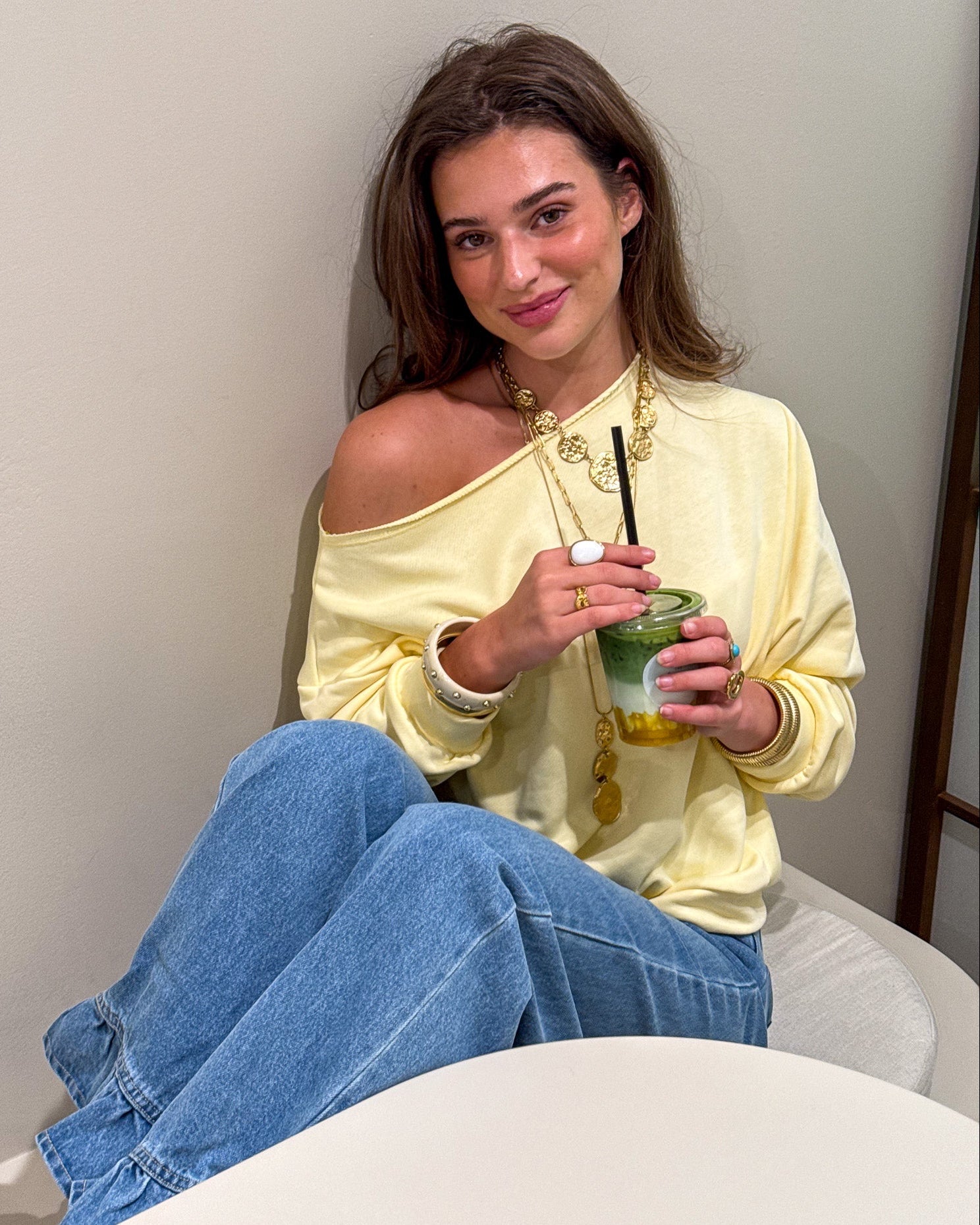 Riz Off Shoulder Trui Lichtgeel