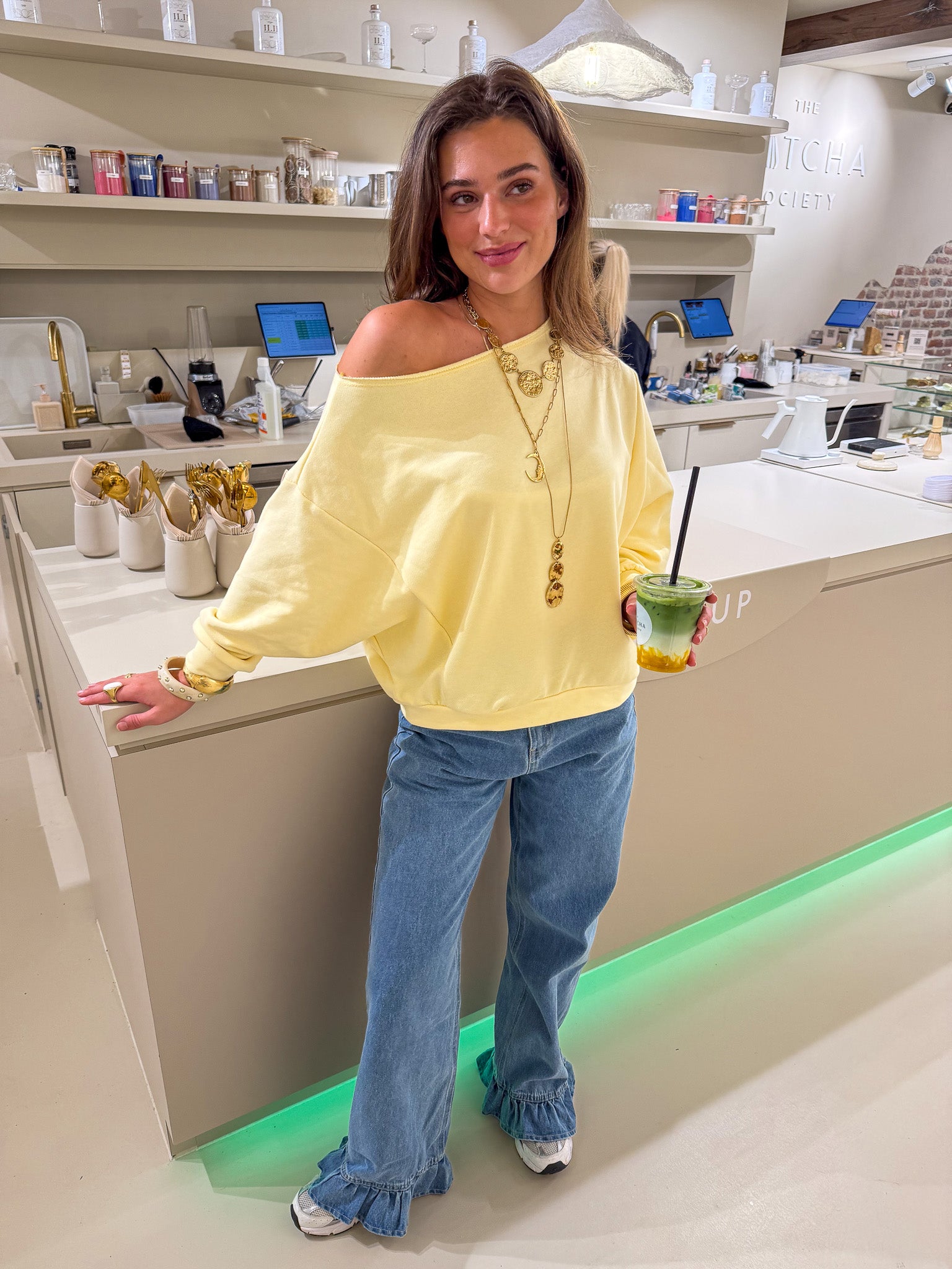 Riz Off Shoulder Trui Lichtgeel