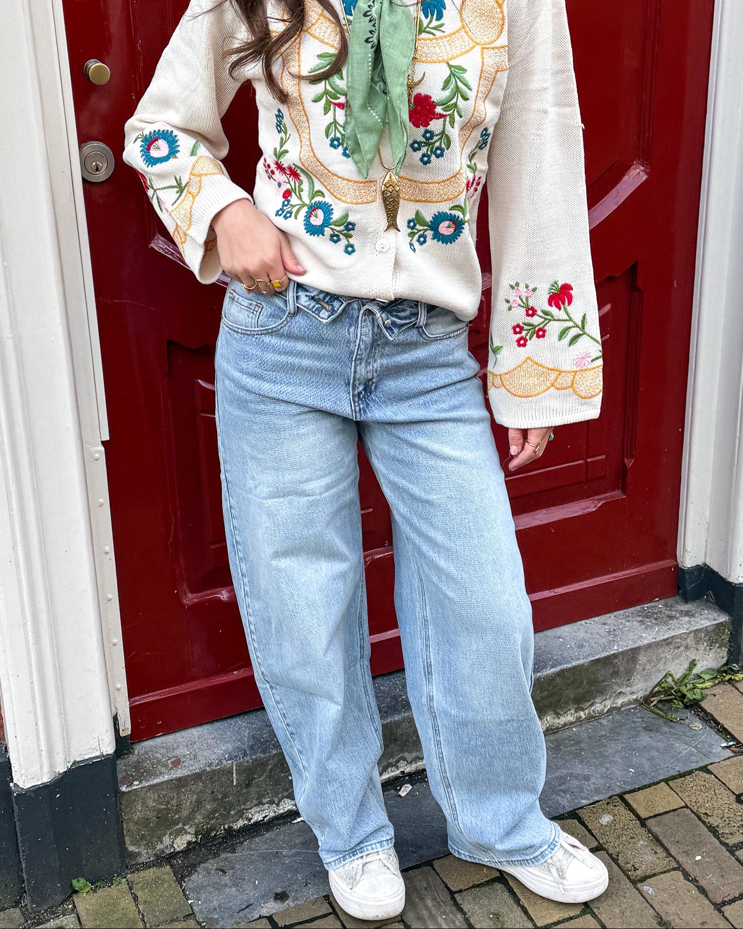 Balloon Jeans Folded Button