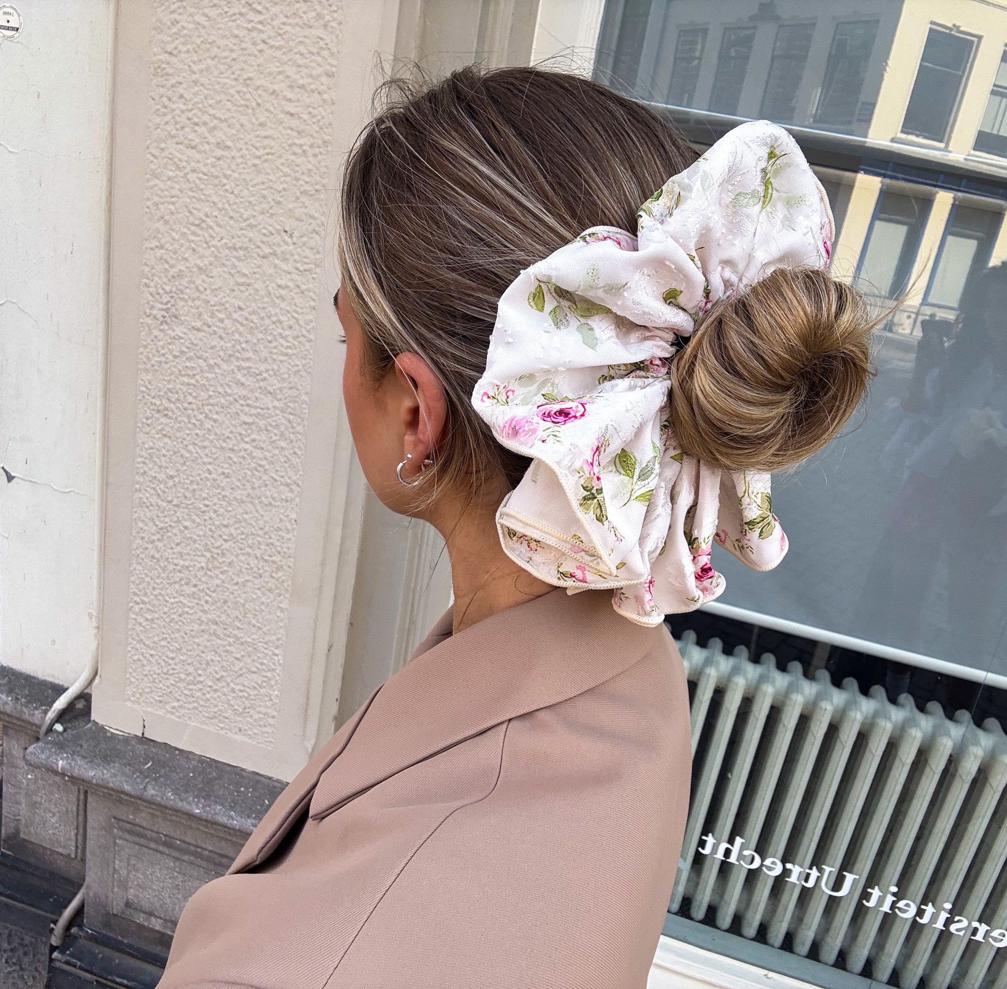 Fleur Scrunchie Rose Flower