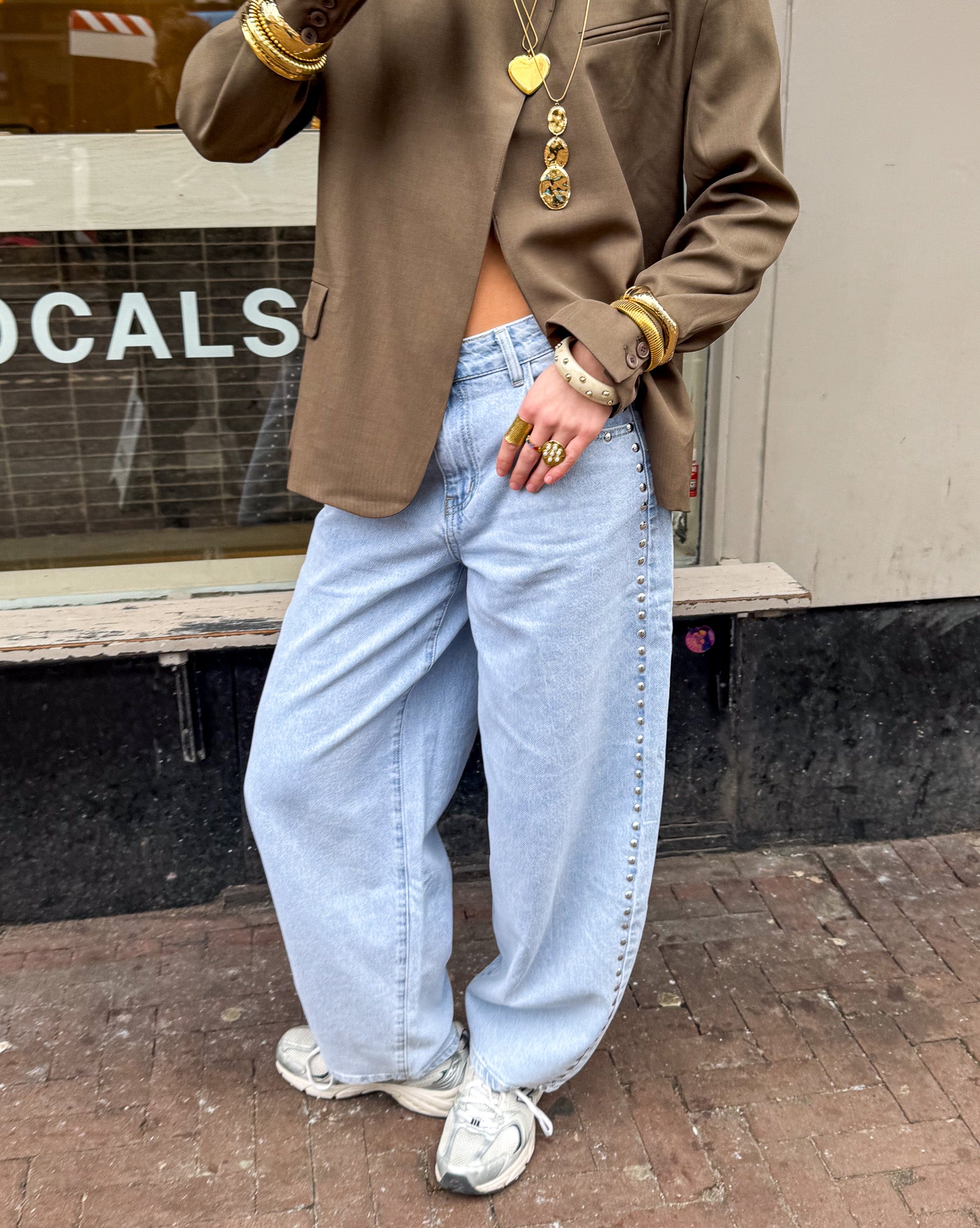 Harper Barrel Jeans Studs