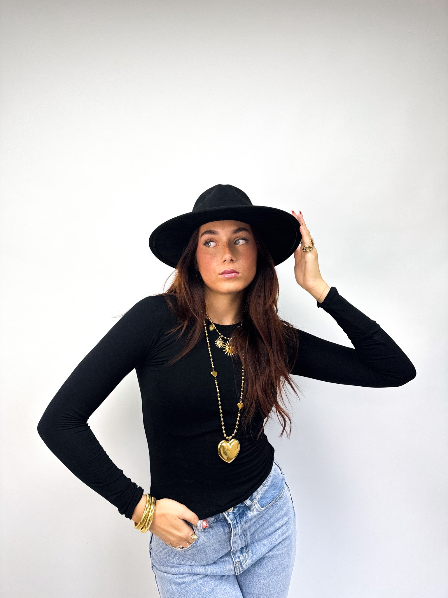 Iconic Golden Charm Hat Black