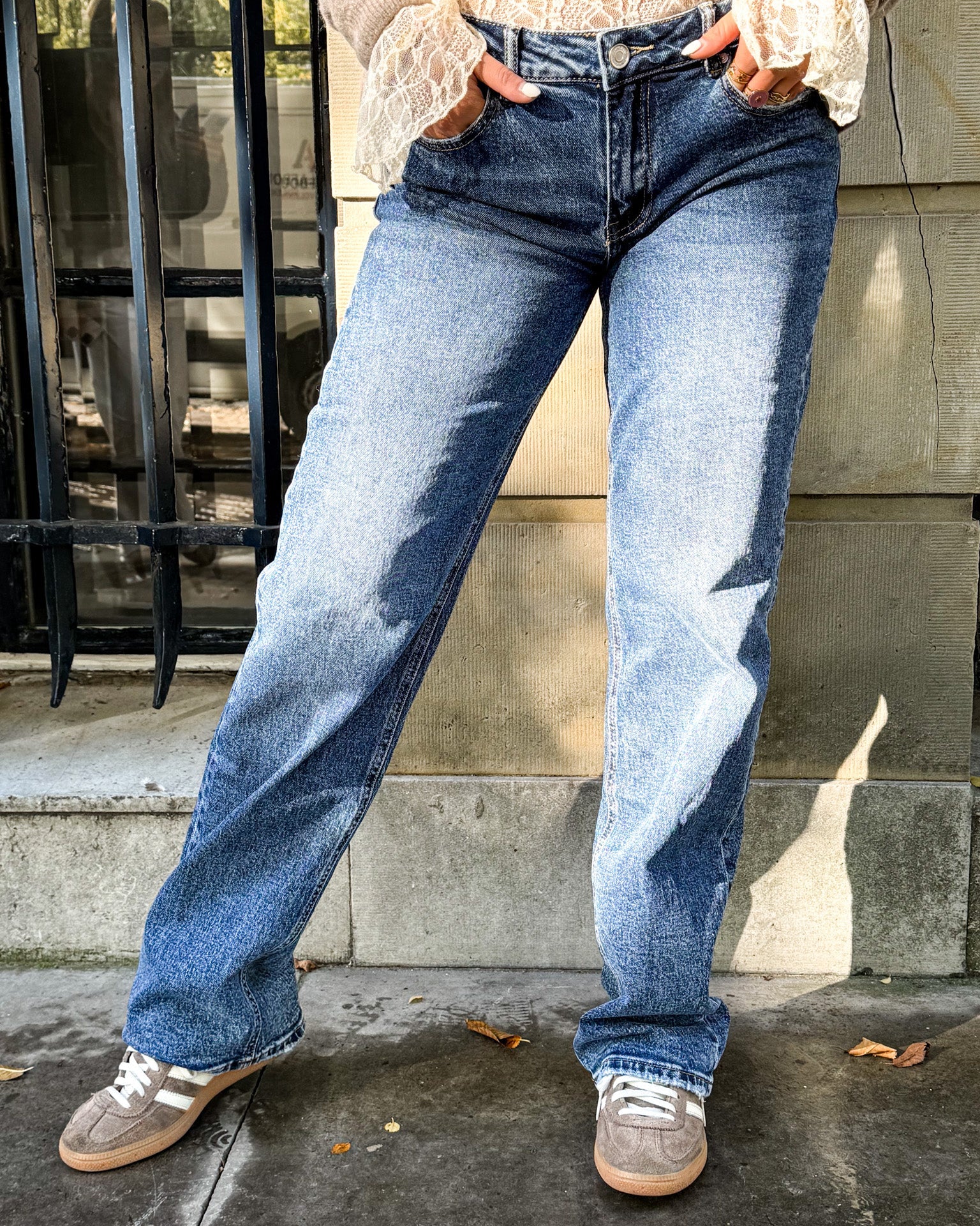 Kendall Low Waisted Jeans Dark Blue