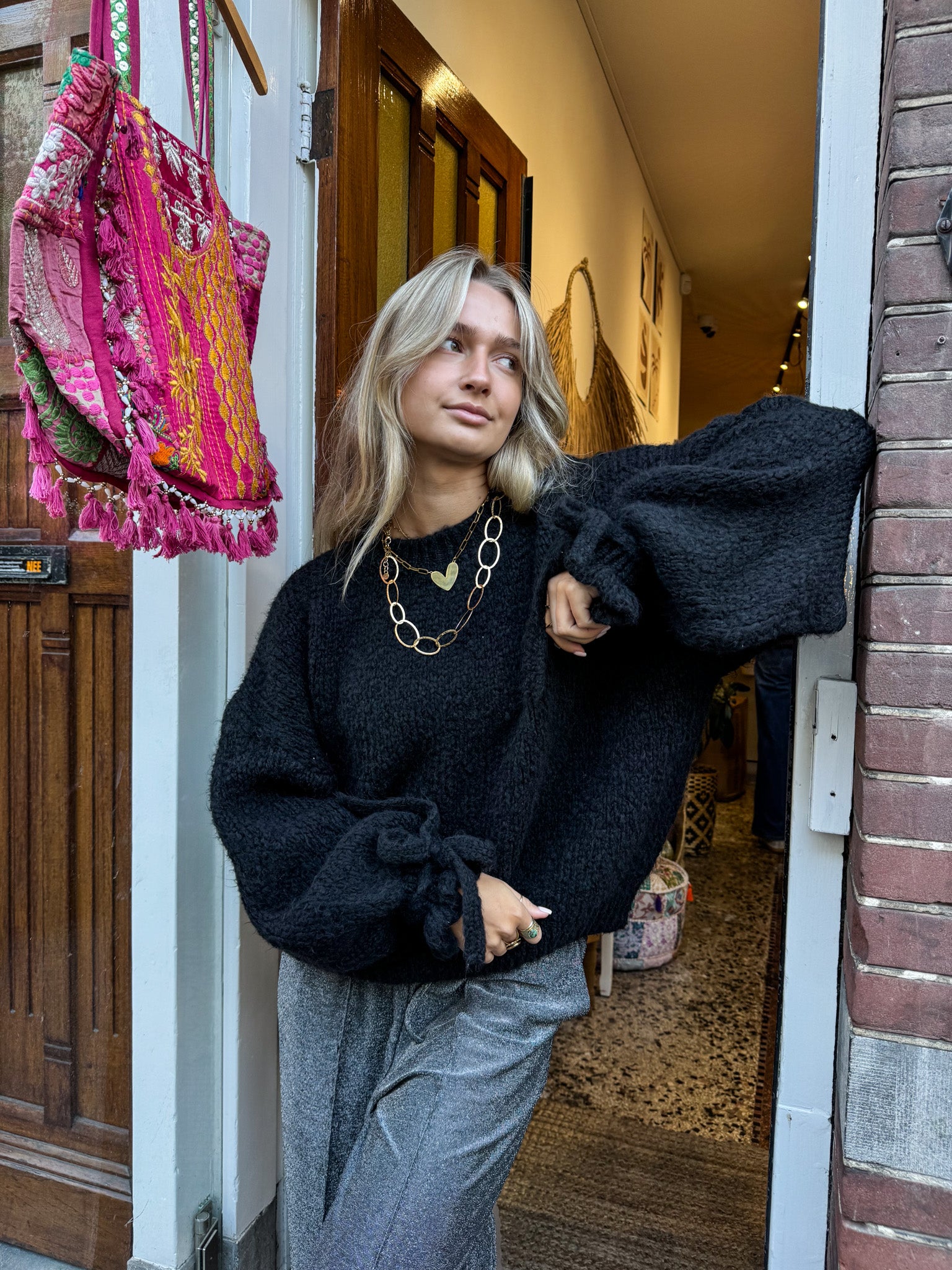 Loekie Knit Black
