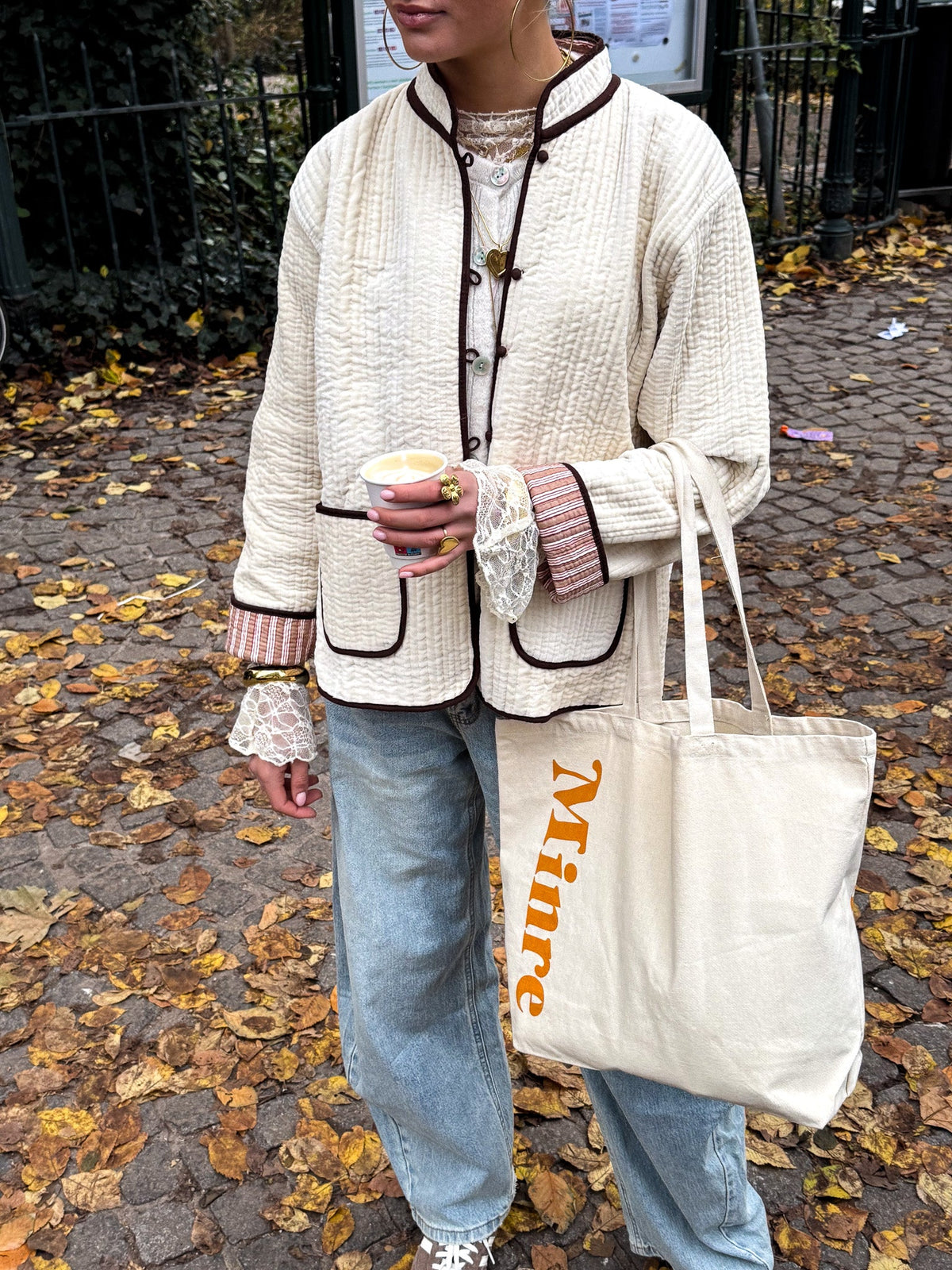 Micky Velvet Jacket | Creme