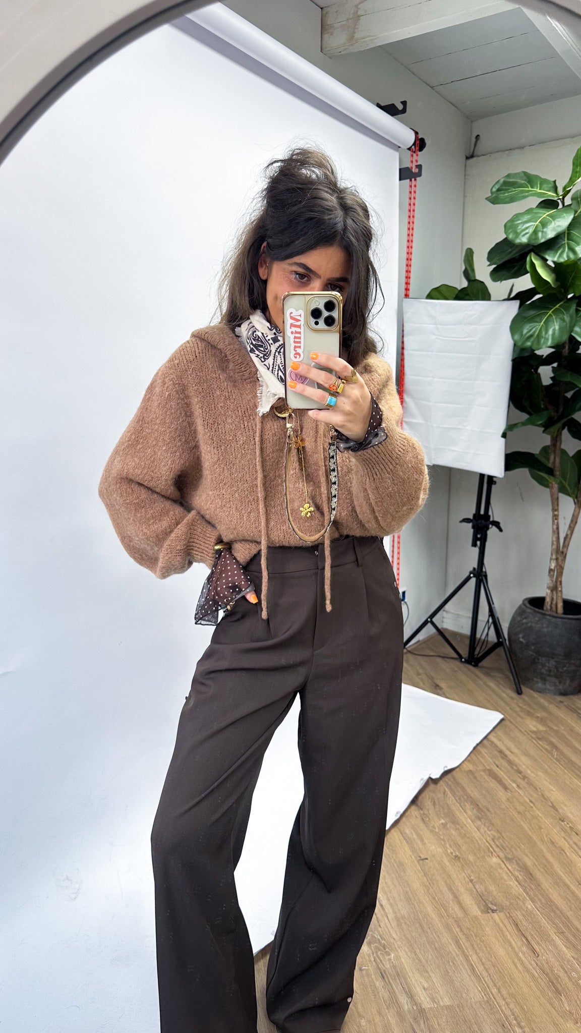 Monty Trui | Brown