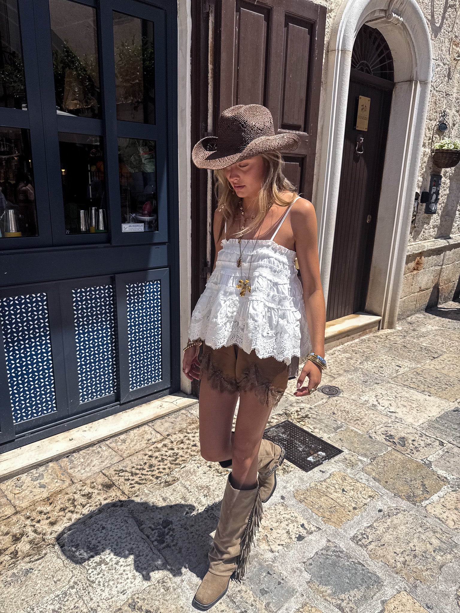 Lulu Lace Shorts Bruin