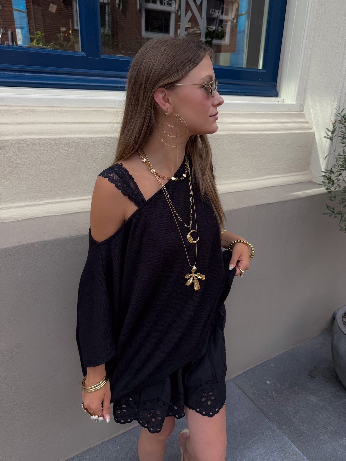 Nomi Off Shoulder Shirt | Black