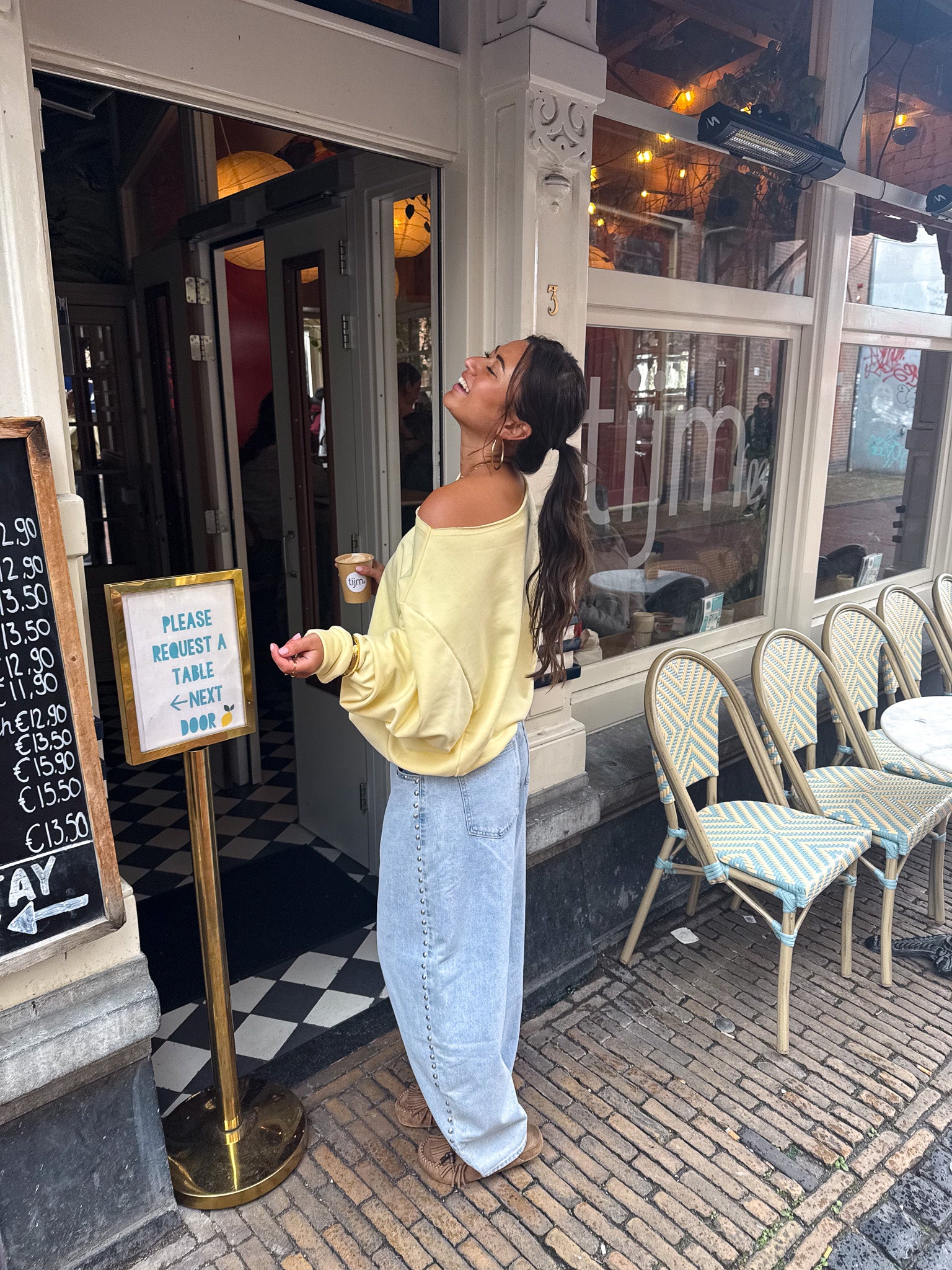 Riz Off Shoulder Trui Lichtgeel