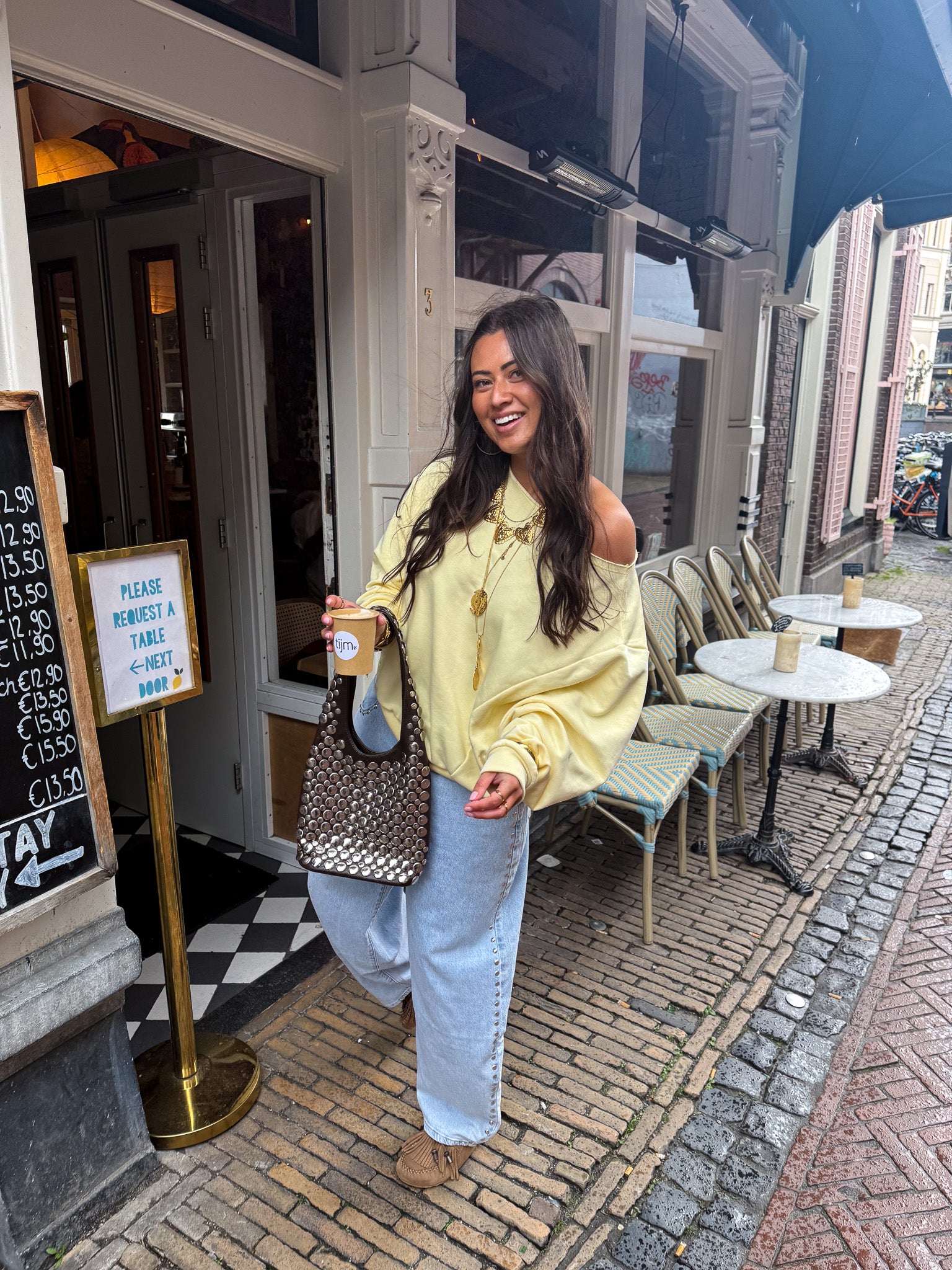 Riz Off Shoulder Trui Lichtgeel