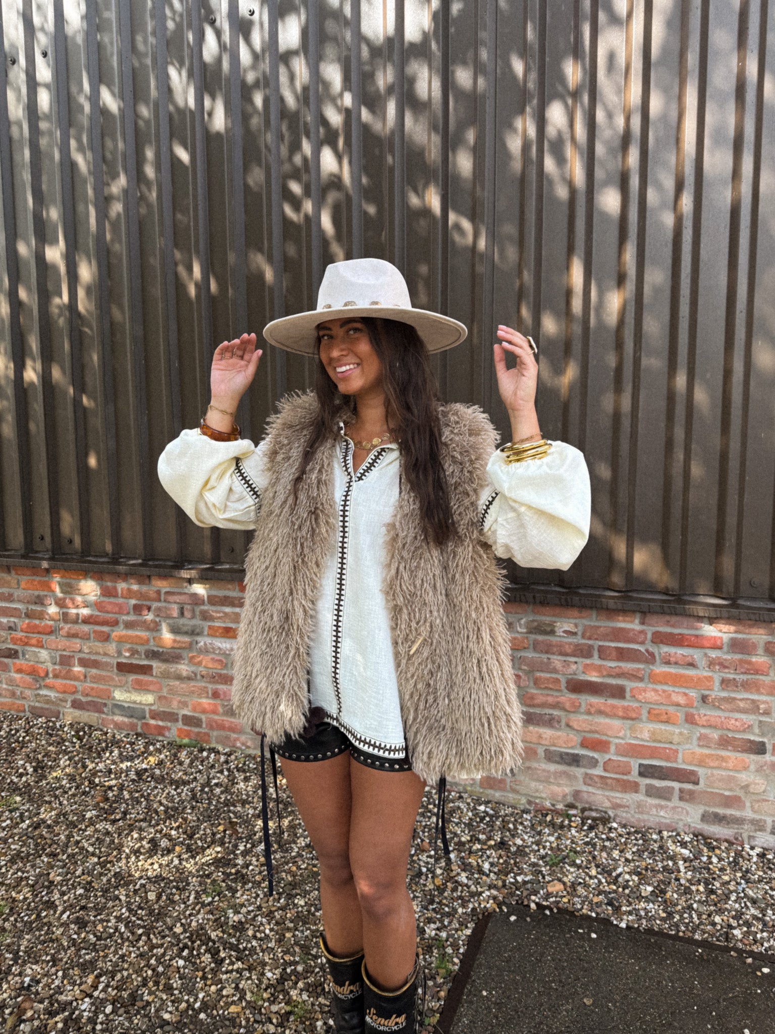 Toffee Fluffy Gilet Beige