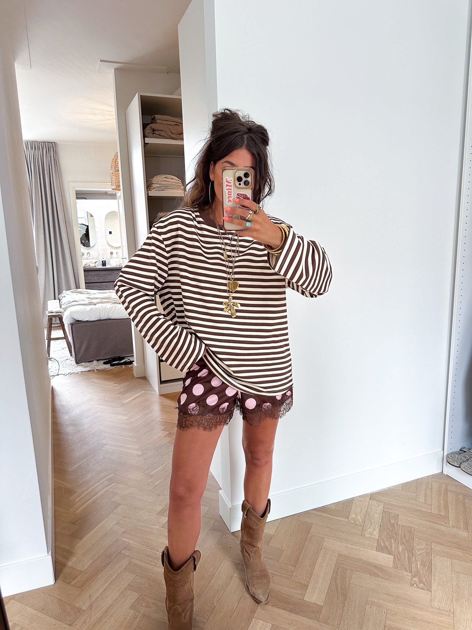 Mia Lace Short Bruin