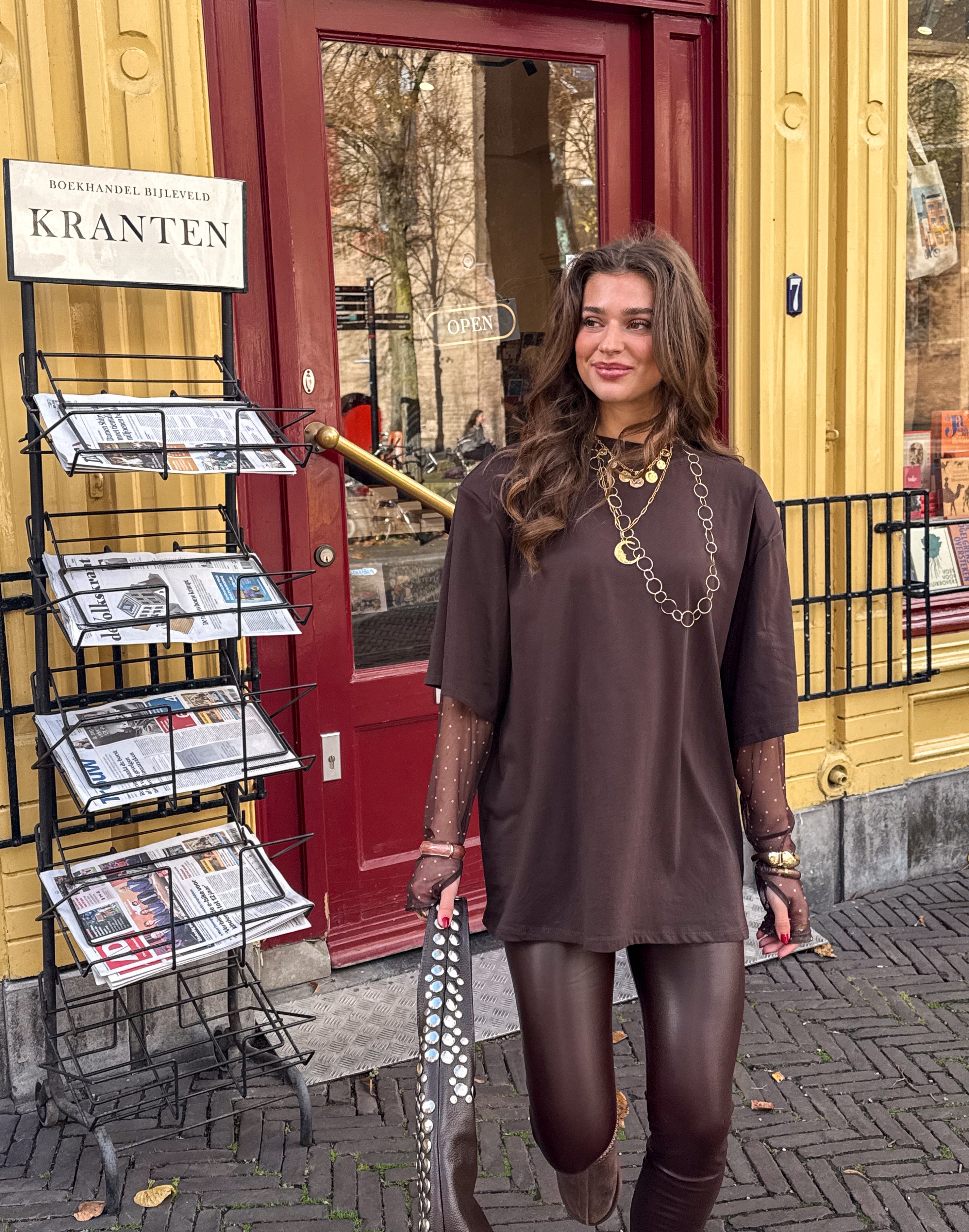 Maura Oversized T-Shirt Brown Dots Sleeves