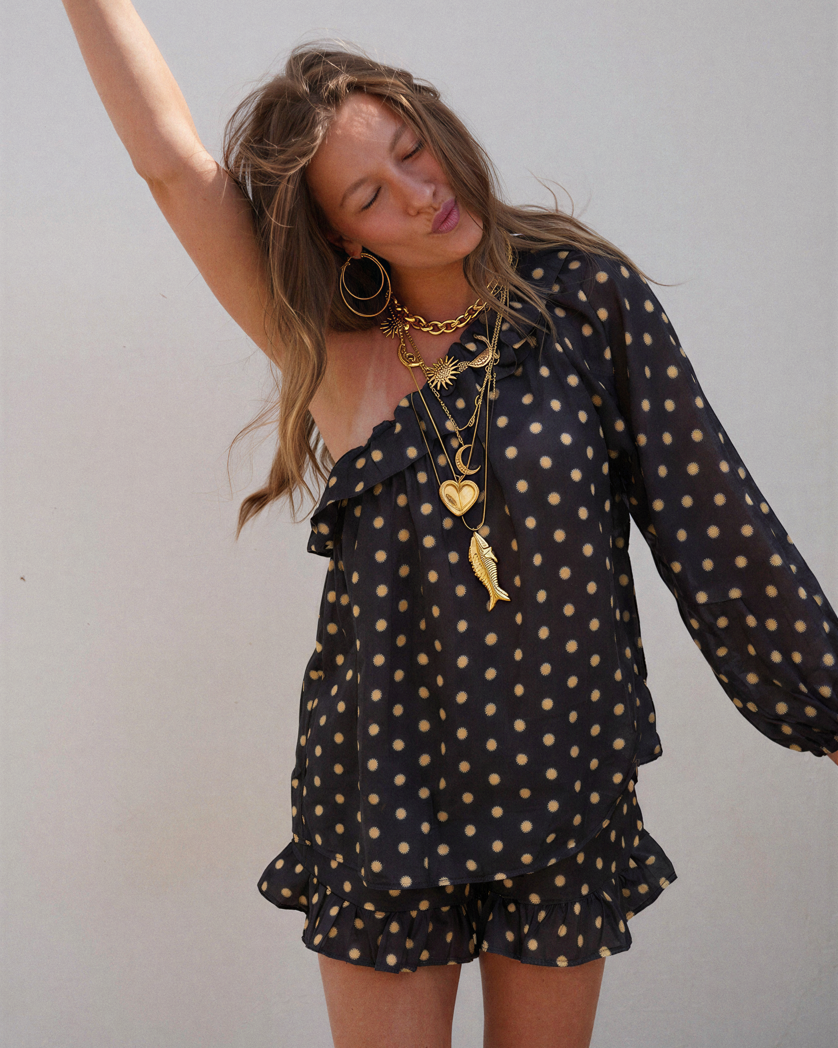 River One Shoulder Stippen Top