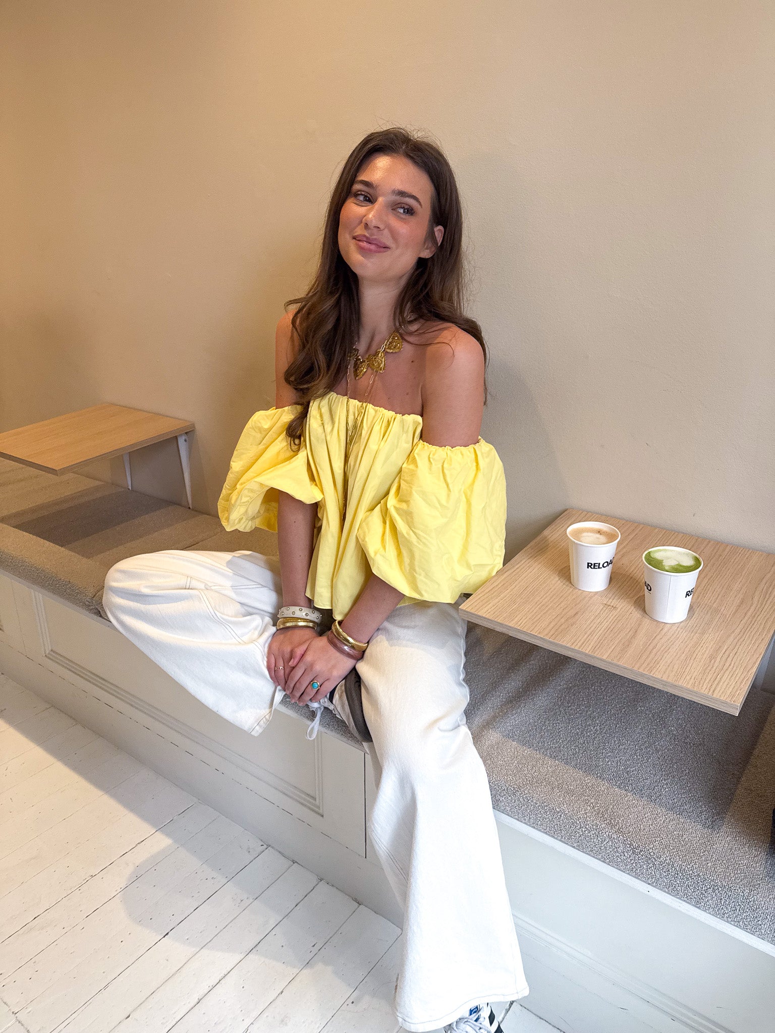 Catwalk Off Shoulder Top Geel