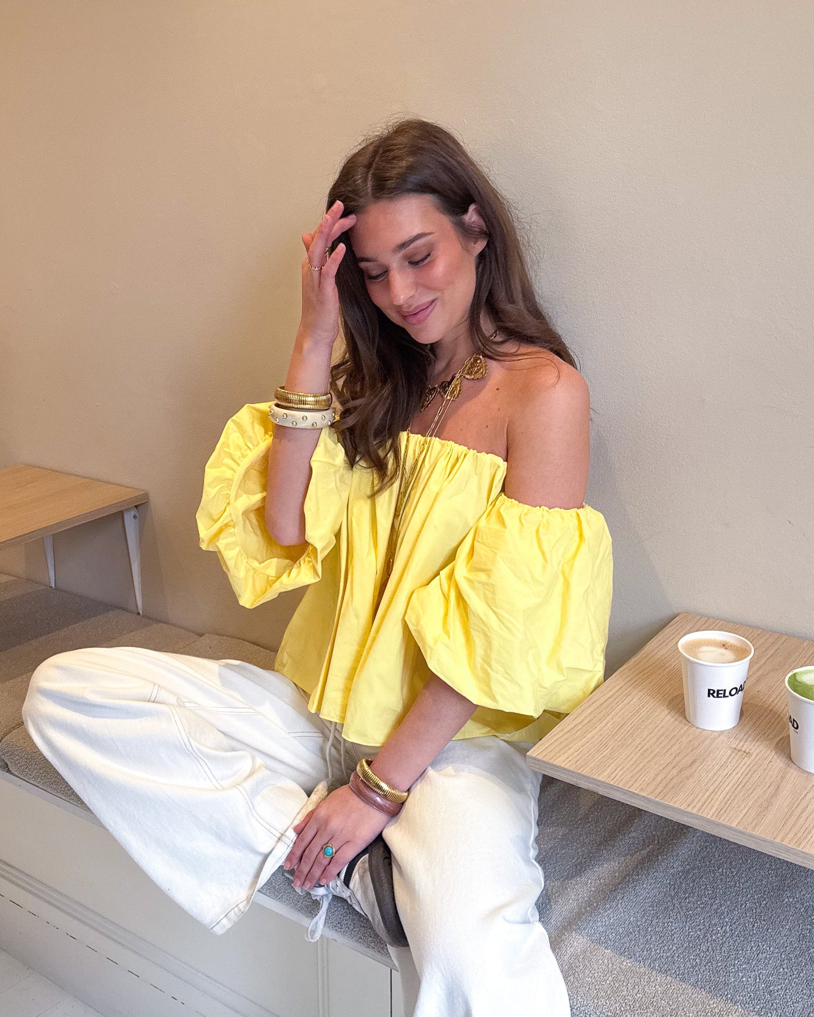 Catwalk Off Shoulder Top Geel