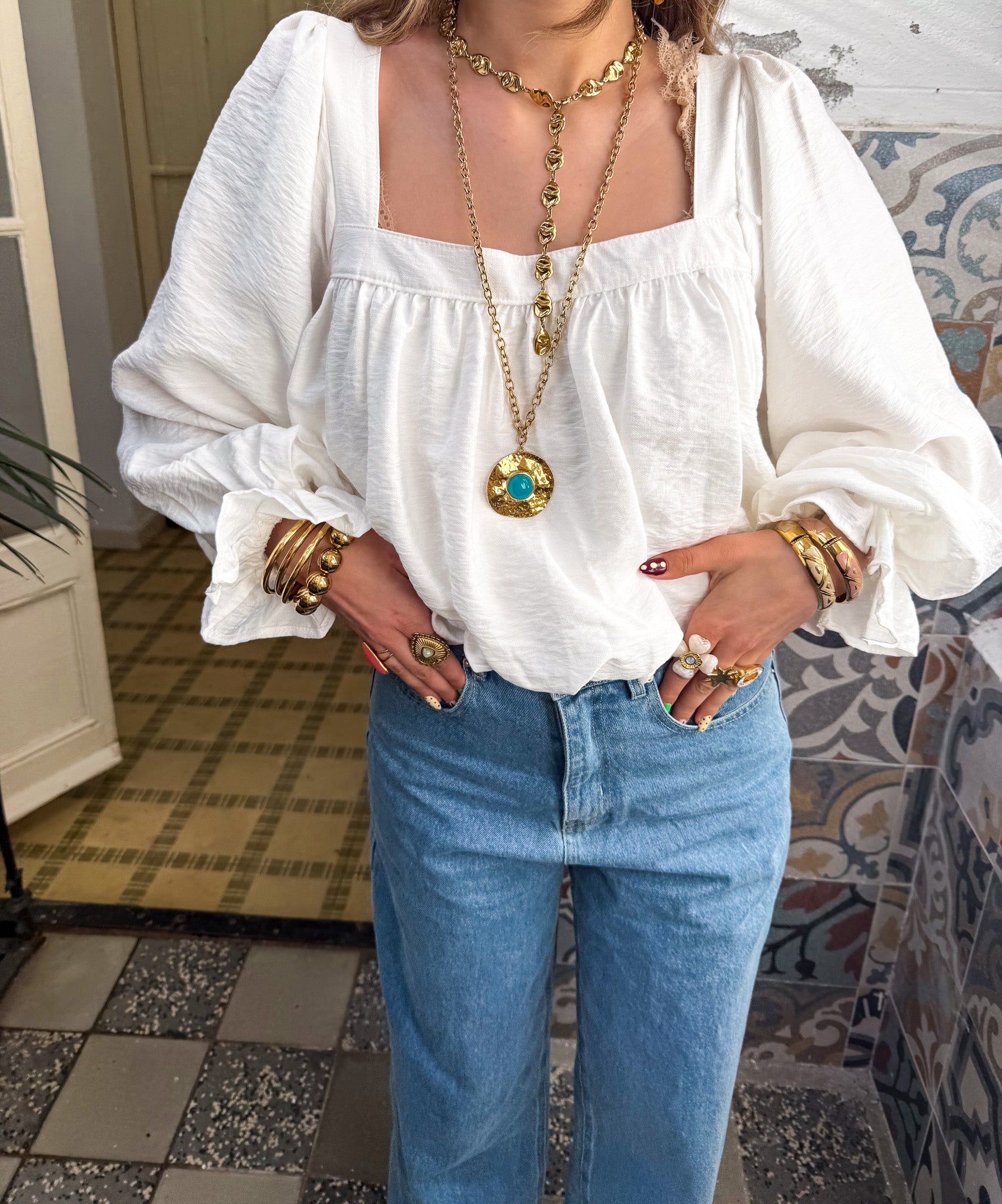 Straight to the Point Necklace Gold