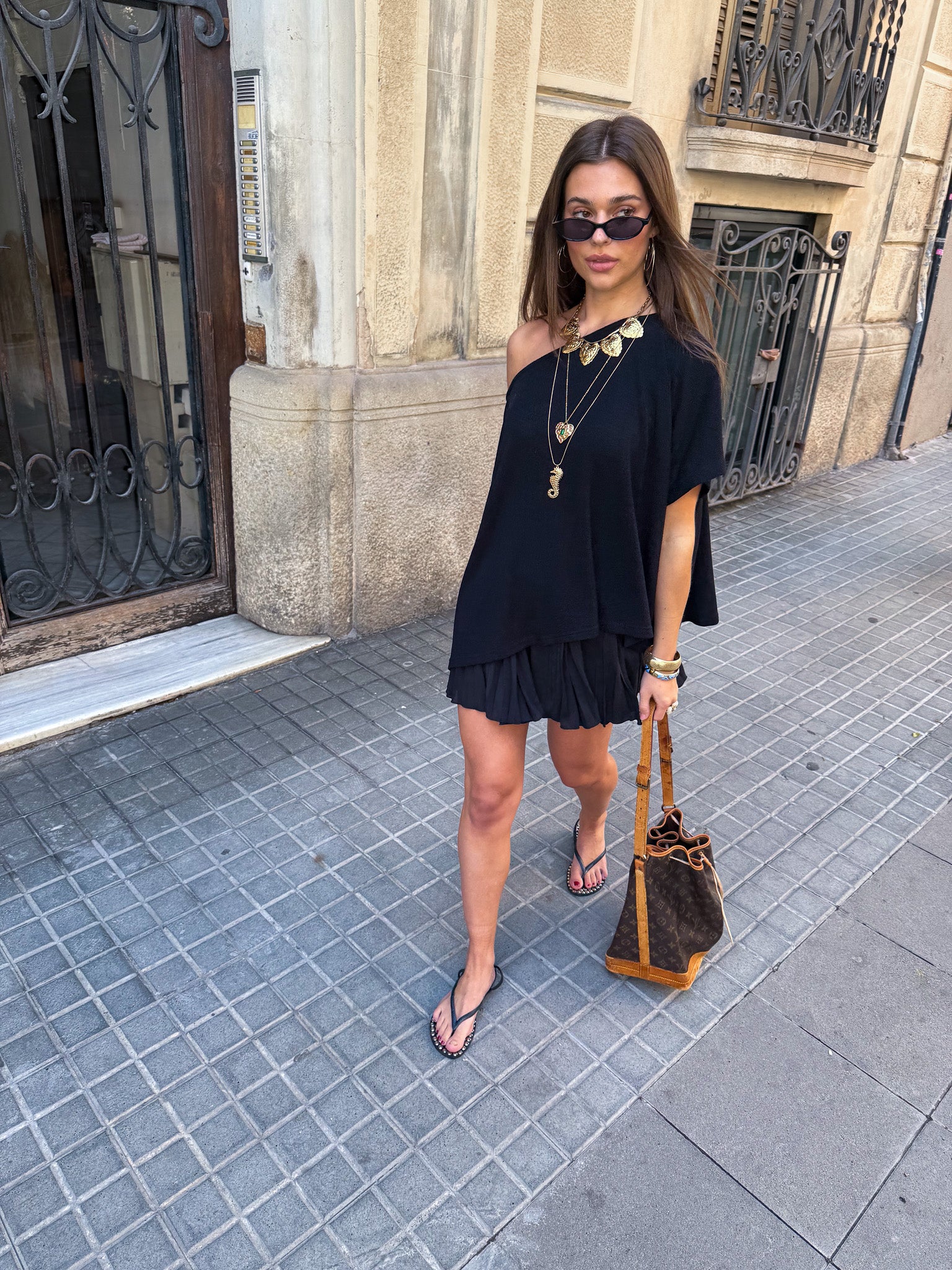 Nomi Off Shoulder Shirt Black