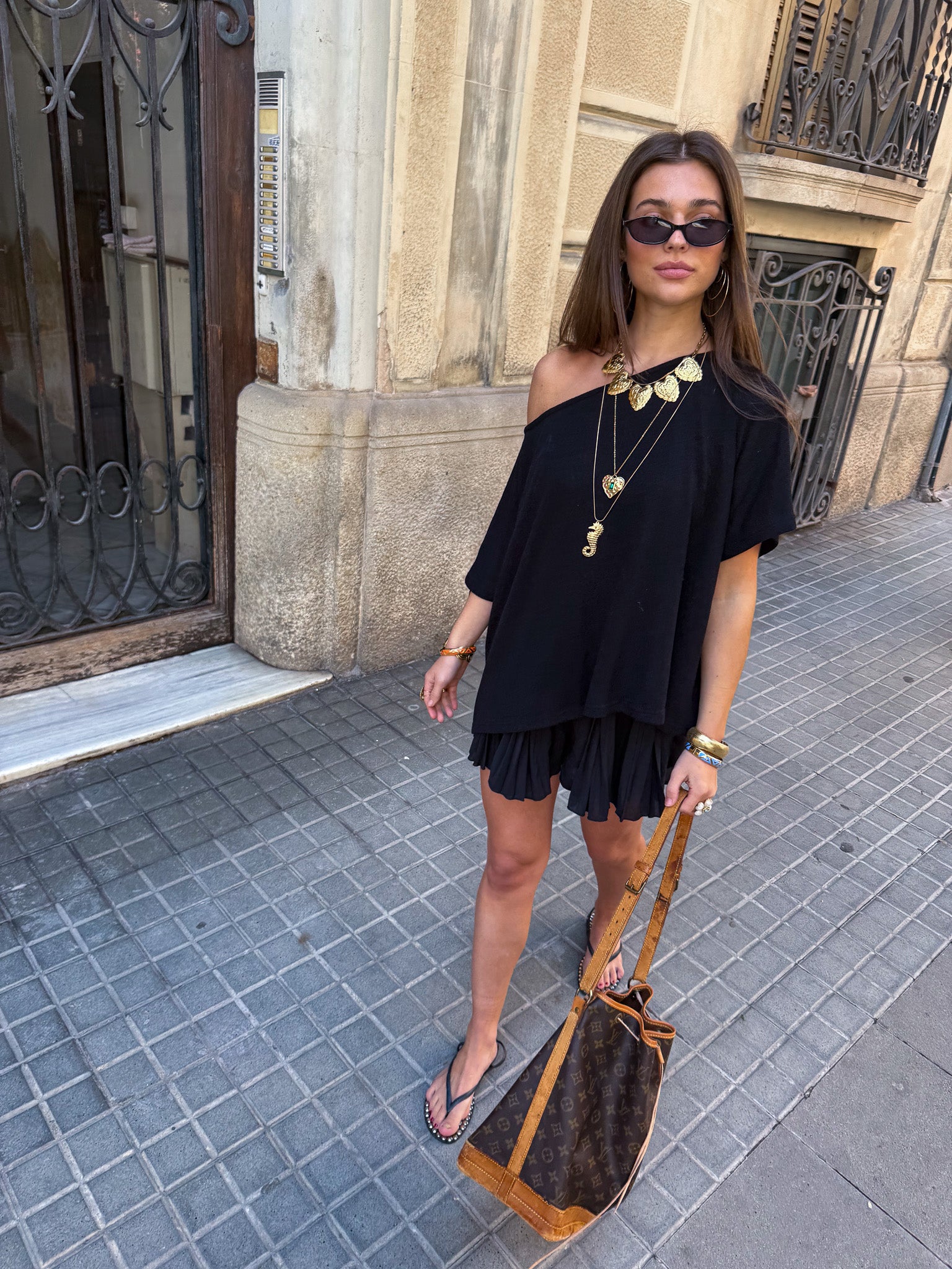 Nomi Off Shoulder Shirt Black