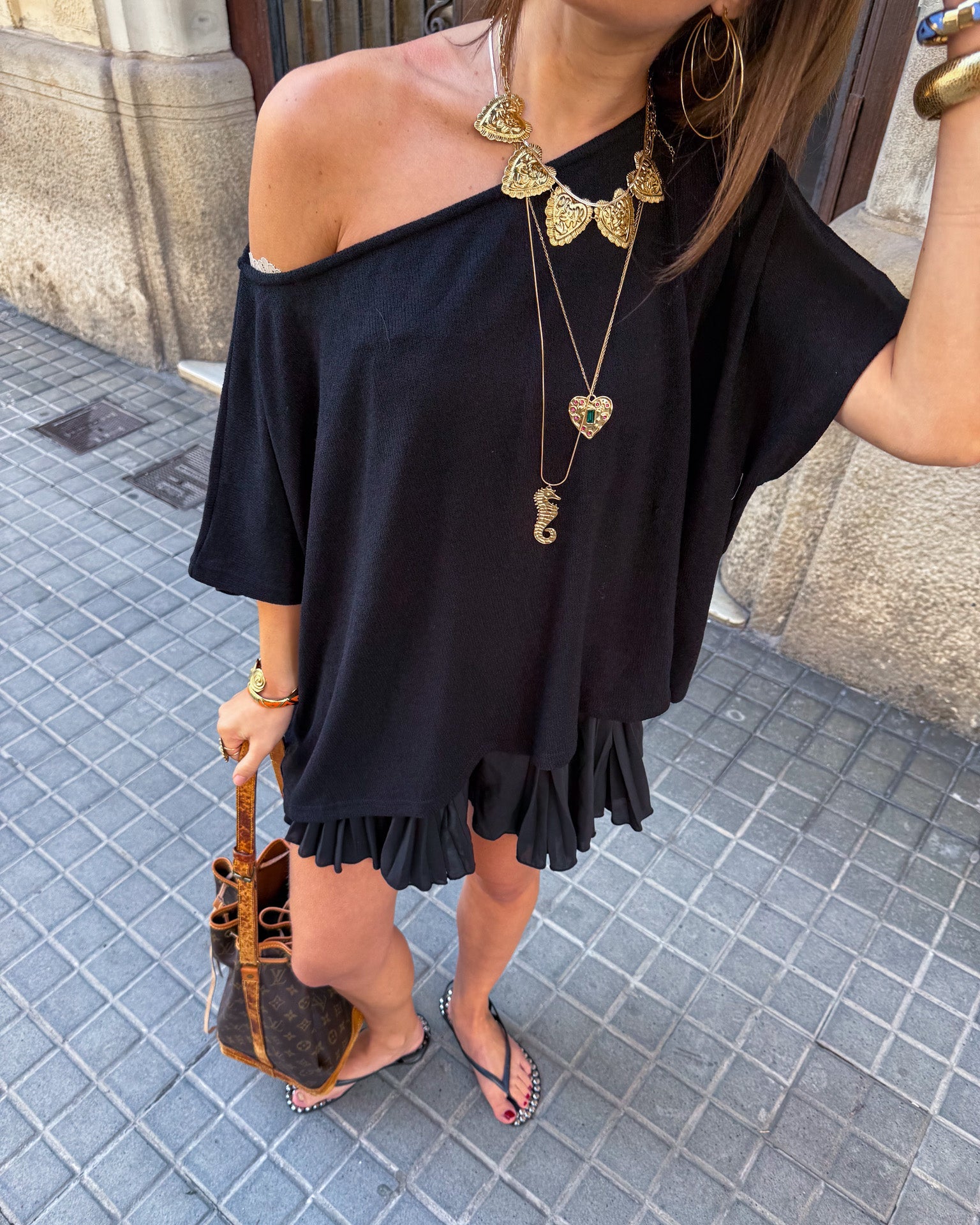 Nomi Off Shoulder Shirt Zwart