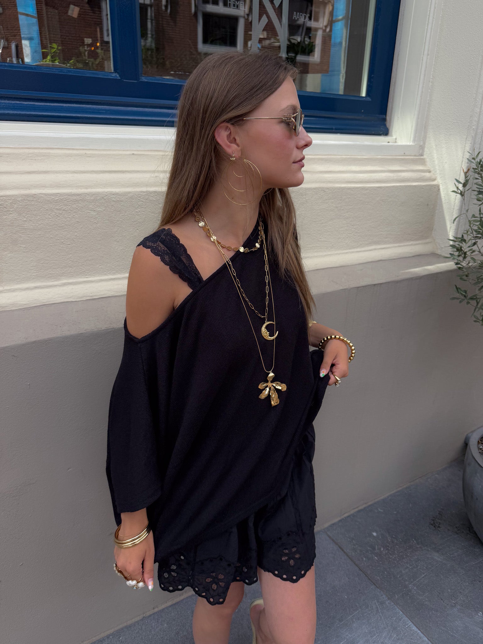 Nomi Off Shoulder Shirt Black