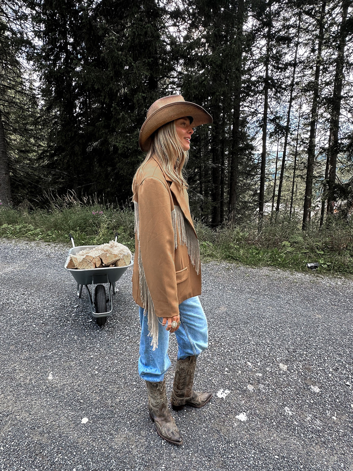Ody Fringe Blazer Camel