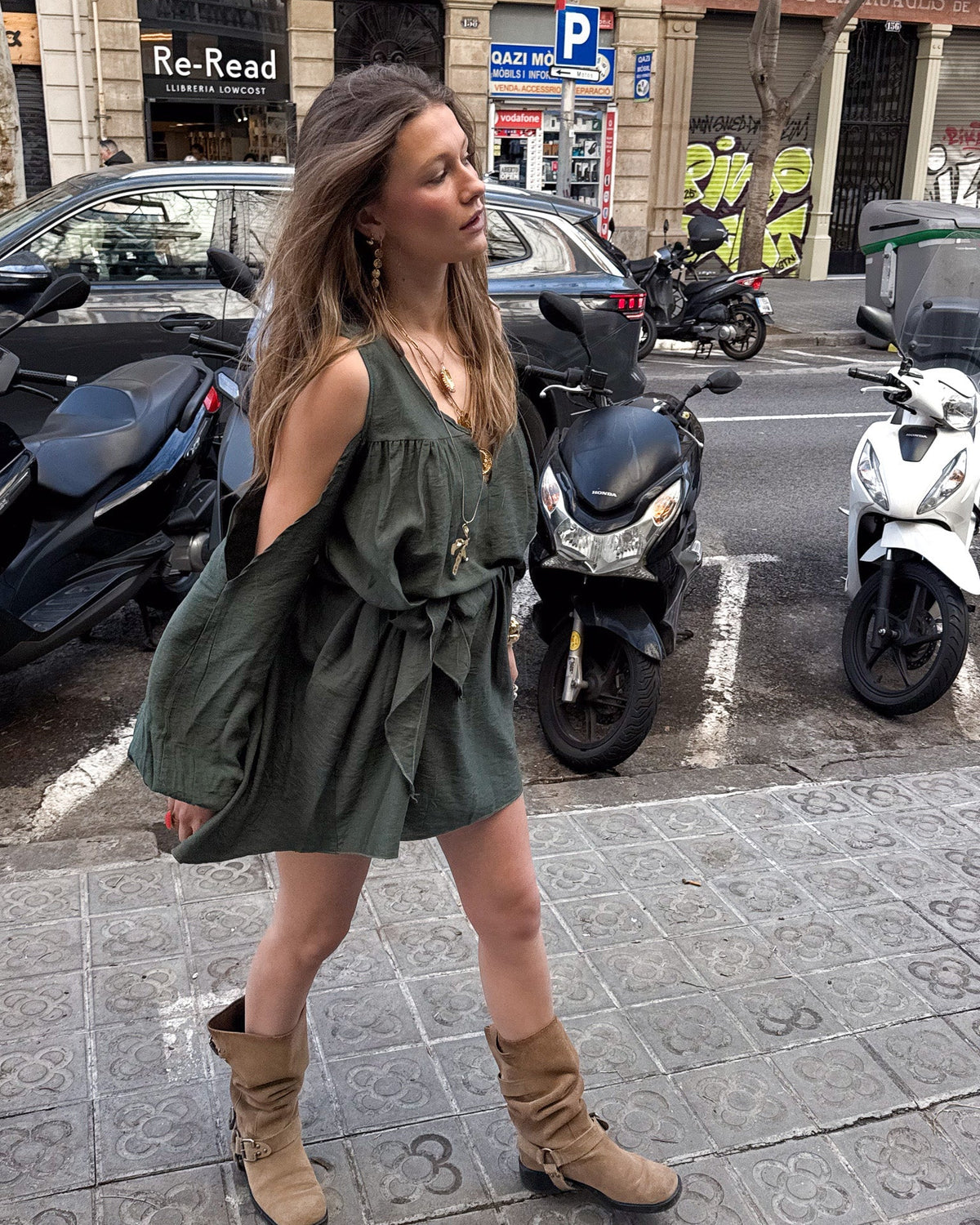 Victoria Jurk | Khaki